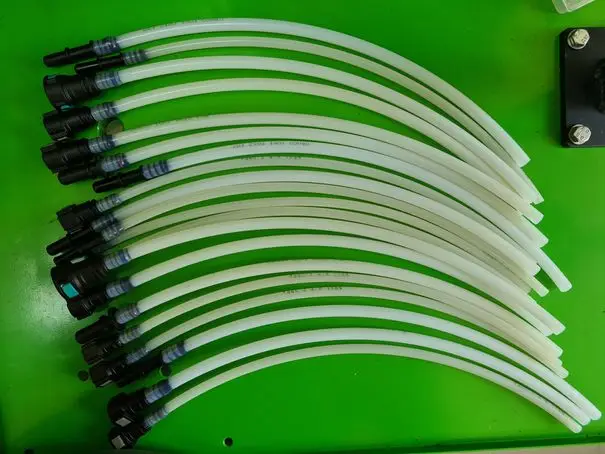 Начали делать пластиковые топливные трубки с изгибами простых конфигураций (ремонт).