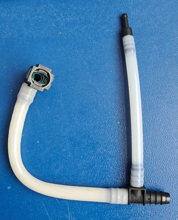 Начали делать пластиковые топливные трубки с изгибами простых конфигураций (ремонт).