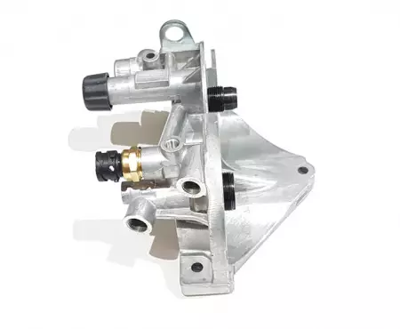 NS01-018 кронштейн топливного фильтра (21023287)