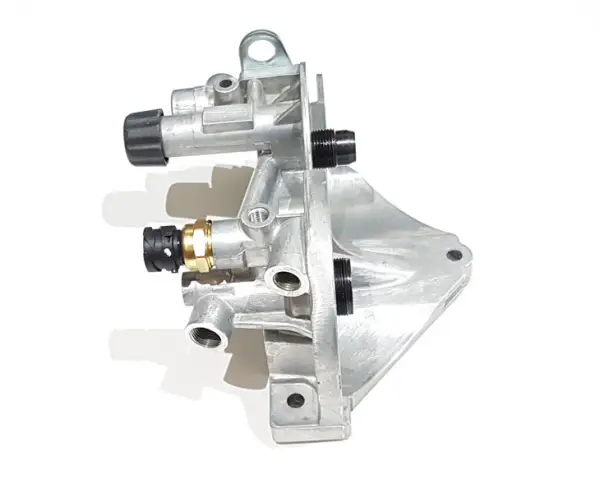 NS01-018 кронштейн топливного фильтра (21023287)